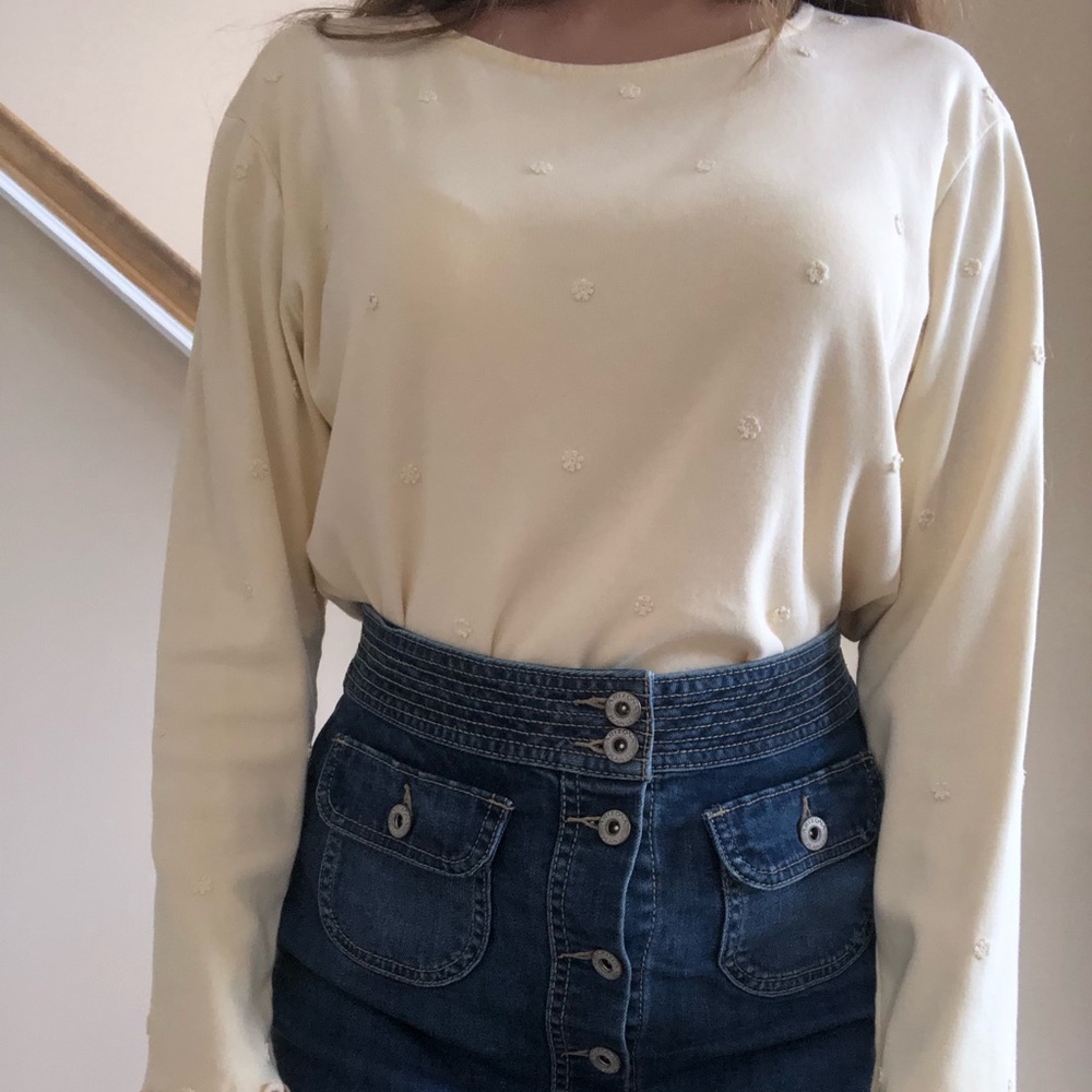 Medium light yellow long sleeve top